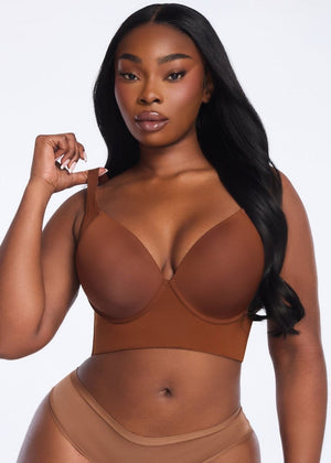 VolaréAura™ — Celebrate Your Curves with Confidence That Moves and Inspires