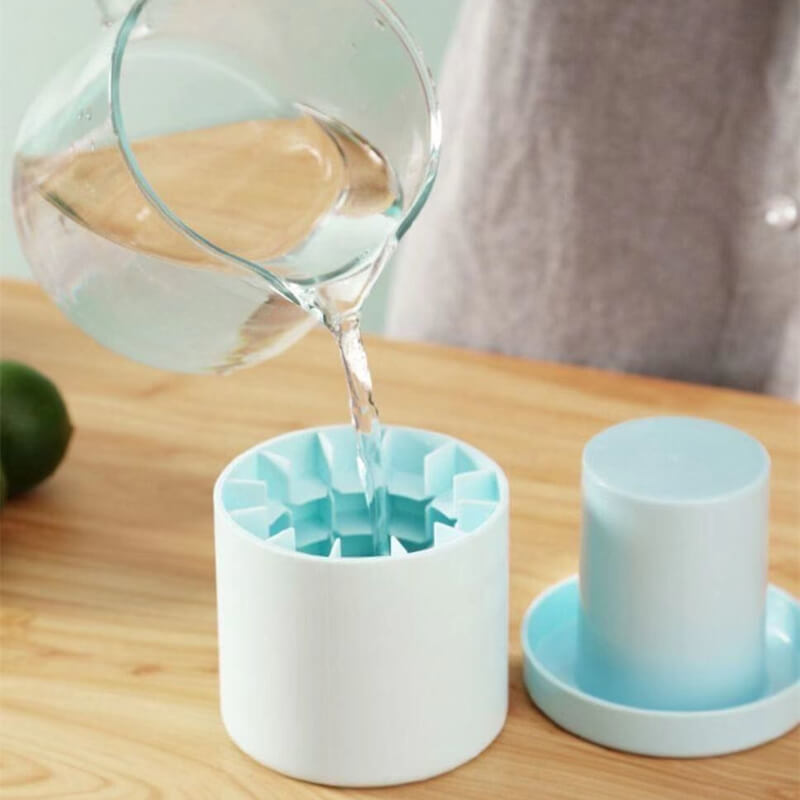 Portable Silicone Ice Cube Maker | Food-Safe Silicone & ABS | Frostcup