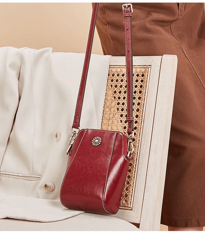 Velenza™ — Command Attention with Timeless Leather Crafted for Effortless Style and Perfect Organization