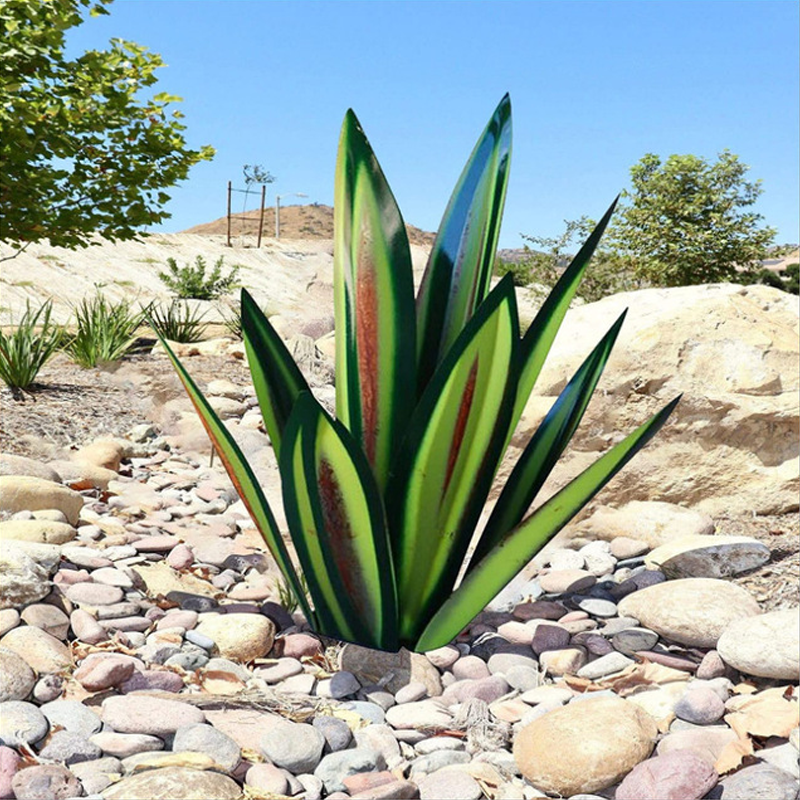 Solar Garden Agave Lamp Decoration | Handmade | Rustic Finish | Solarave