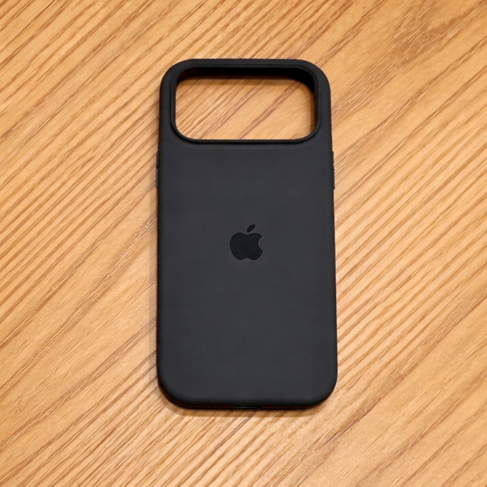 MagSafe Silicone Case with Soft-Touch Finish | Slim & Shock-Resistant | For iPhone | VelviGuard