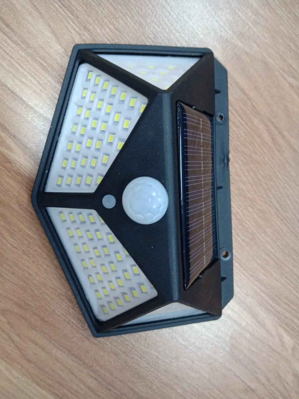 Solar-Powered IP65 Motion Sensor Light (100 LED)