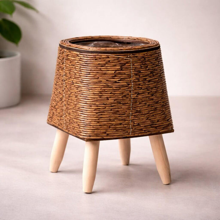 Flowerpot with Wooden Feet | Woven Basket Pattern | For Indoor & Outdoor Use | Plantara
