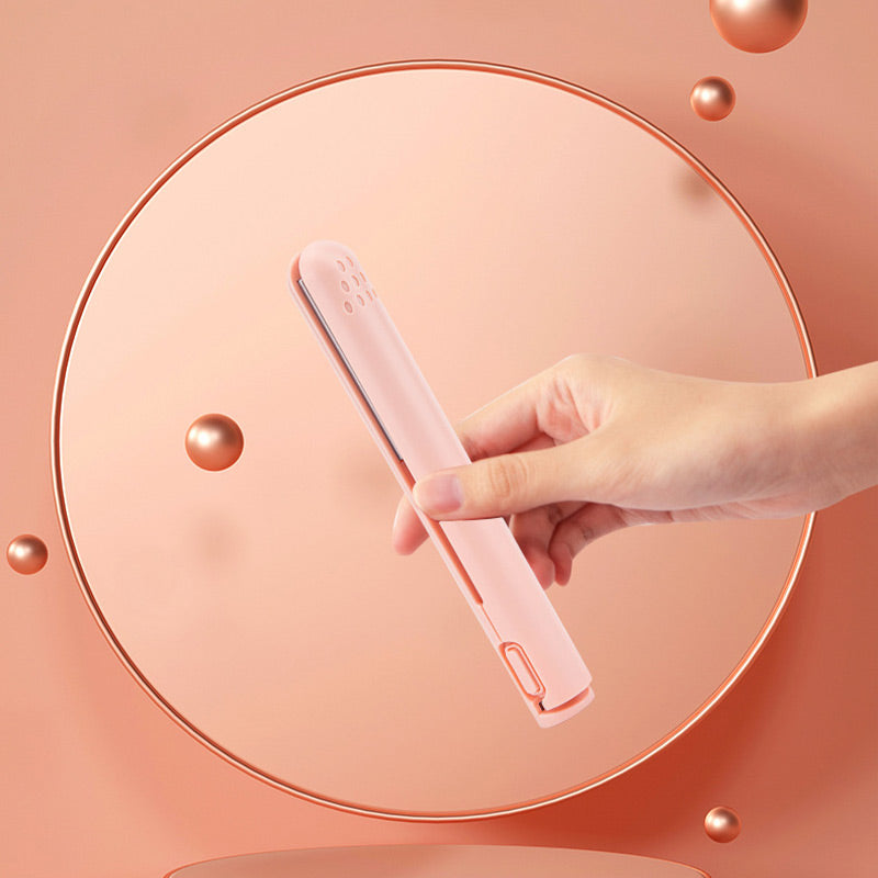 VividWave™ Portable Styler — Effortless Glamour and Confidence Wherever Life Takes You