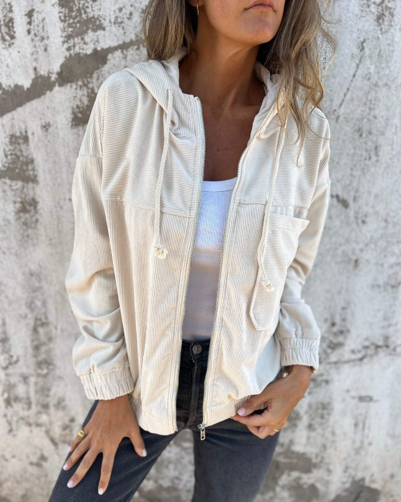 AeroLuxe™ — Feel Unstoppable in Featherlight Warmth and Effortless Style