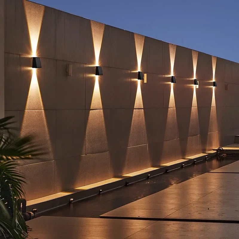 Solar Wall Light | Wireless and Auto | IP65 Weather-Resistant | LumaRay Solar