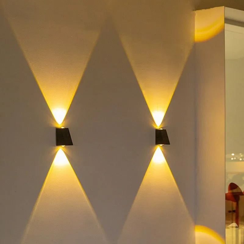 Solar Wall Light | Wireless and Auto | IP65 Weather-Resistant | LumaRay Solar