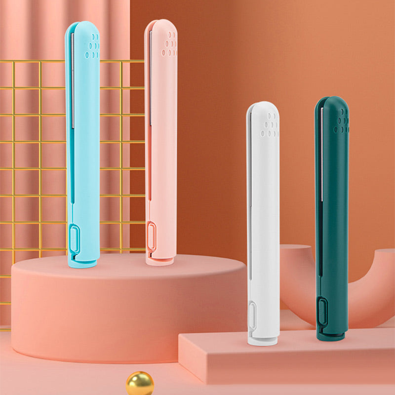 VividWave™ Portable Styler — Effortless Glamour and Confidence Wherever Life Takes You