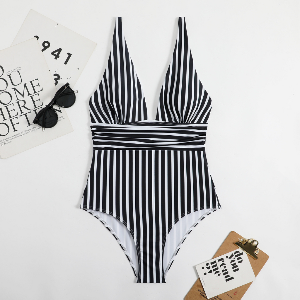 Coraline Curve™ — Own Every Beach Moment with Effortless, Head-Turning Confidence