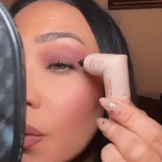 VegaLuxe™ — Effortless, Smudge-Proof Wings That Own Every Moment