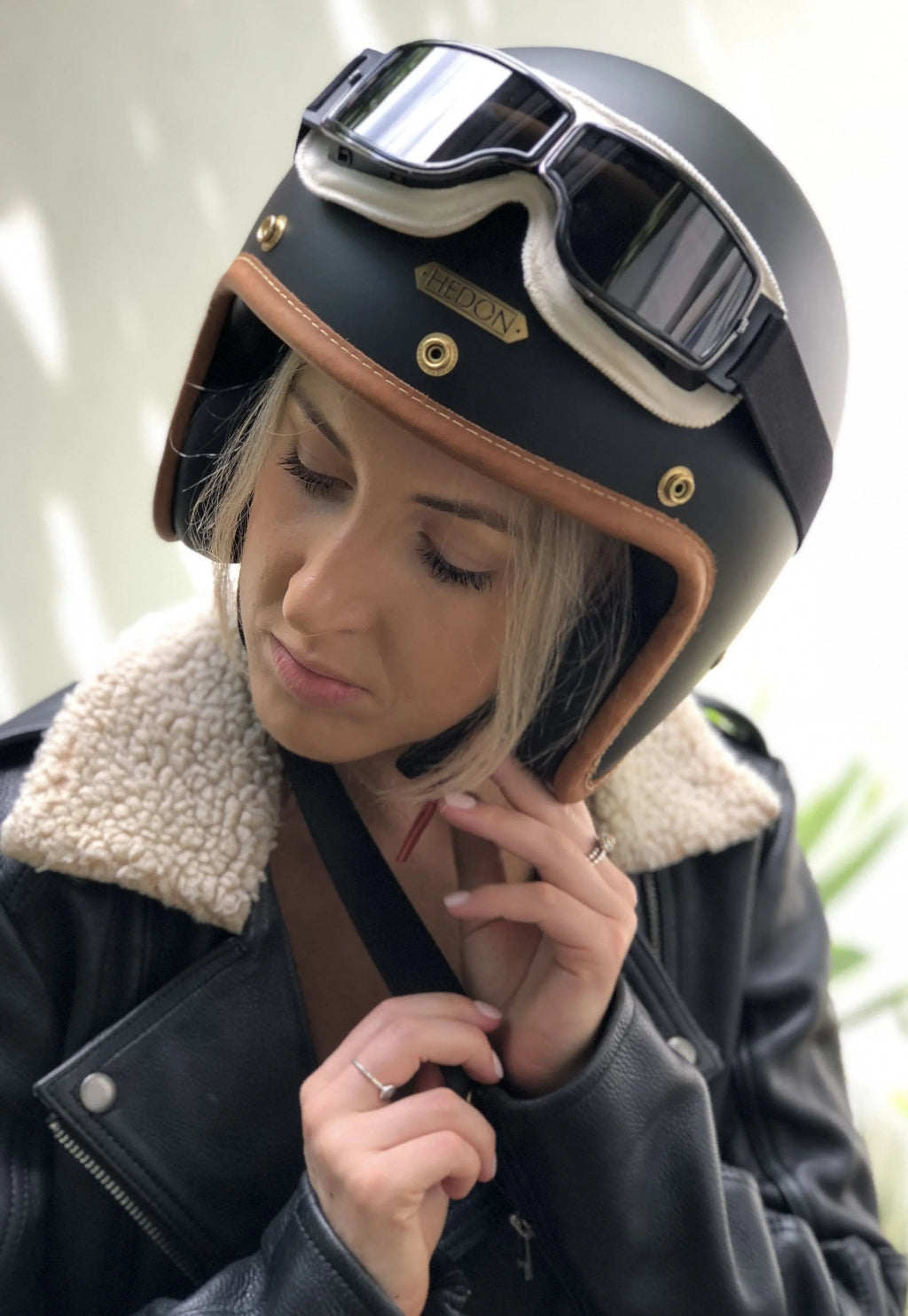 Motorcycle Goggles | Retro Style & UV Protection | Impact-Resistant Lens & Adjustable Strap