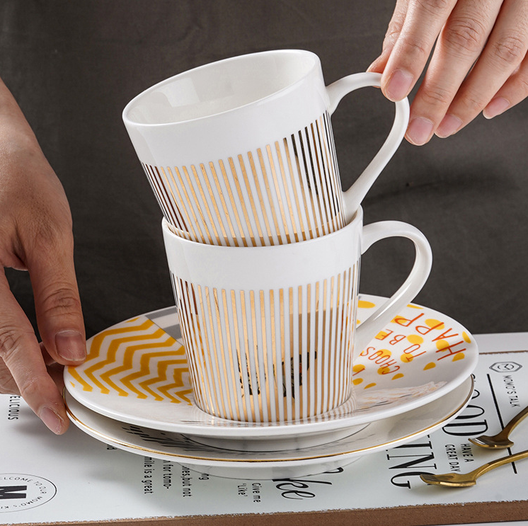 Coffee Mug | Dynamic Mirror Reflection Design | Gold Rim & Smooth Round Handle