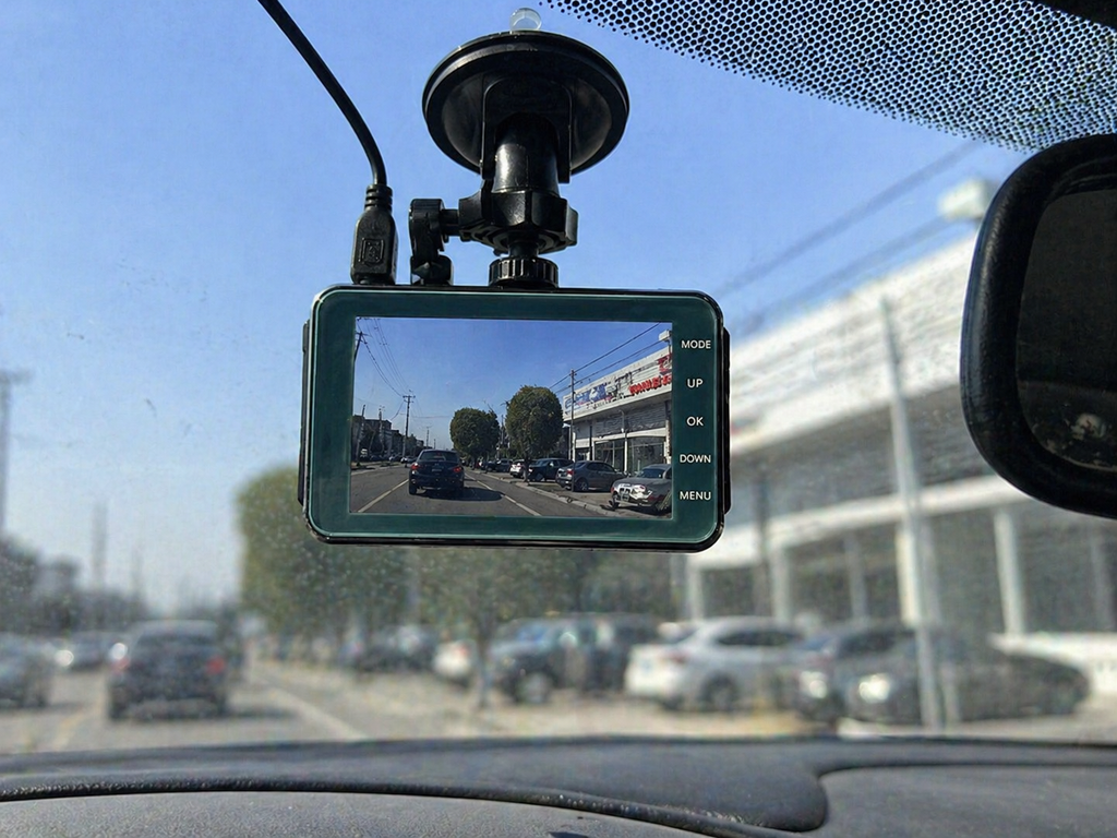 Dual-Lens Car Dash Camera | 4-Inch Display & Night Vision | High-Resolution Recording