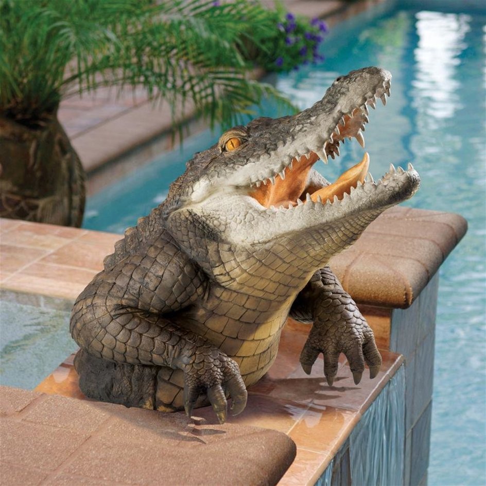 Garden Statue | Realistic Leaping Alligator Sculpture | Handmade Resin, 20cm | Pool & Garden Décor
