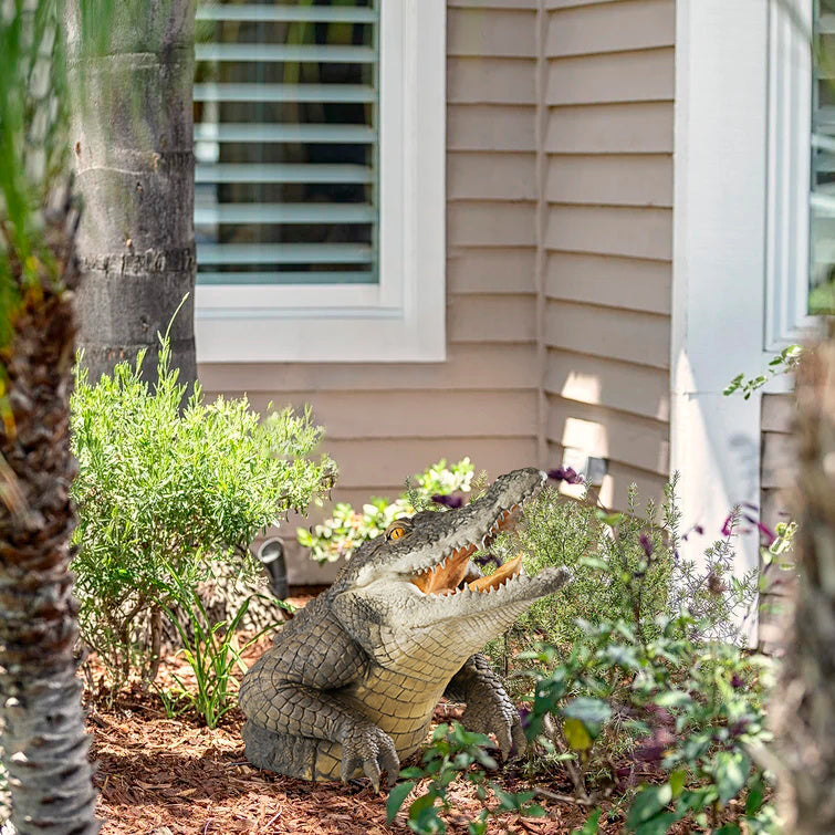 Garden Statue | Realistic Leaping Alligator Sculpture | Handmade Resin, 20cm | Pool & Garden Décor