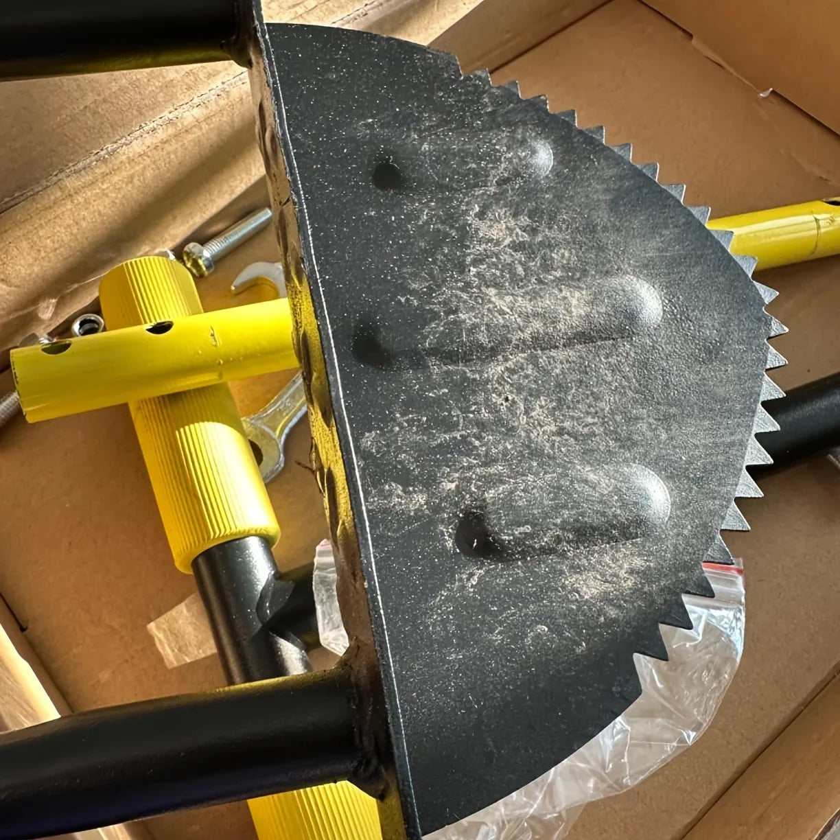 Manual Lawn Edger | Crescent Serrated Blade | Hardened Steel Head & Long Handle