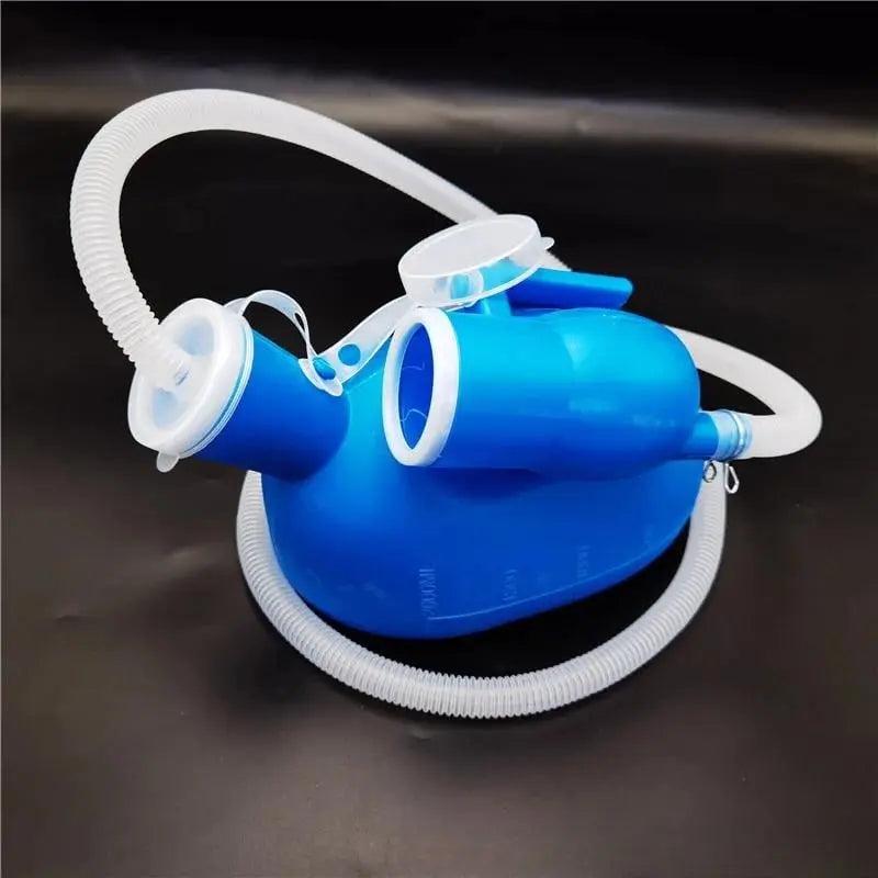Portable Urinal for Men | Removable Hose & Leakproof Lid | 2L Capacity & Measuring Scale