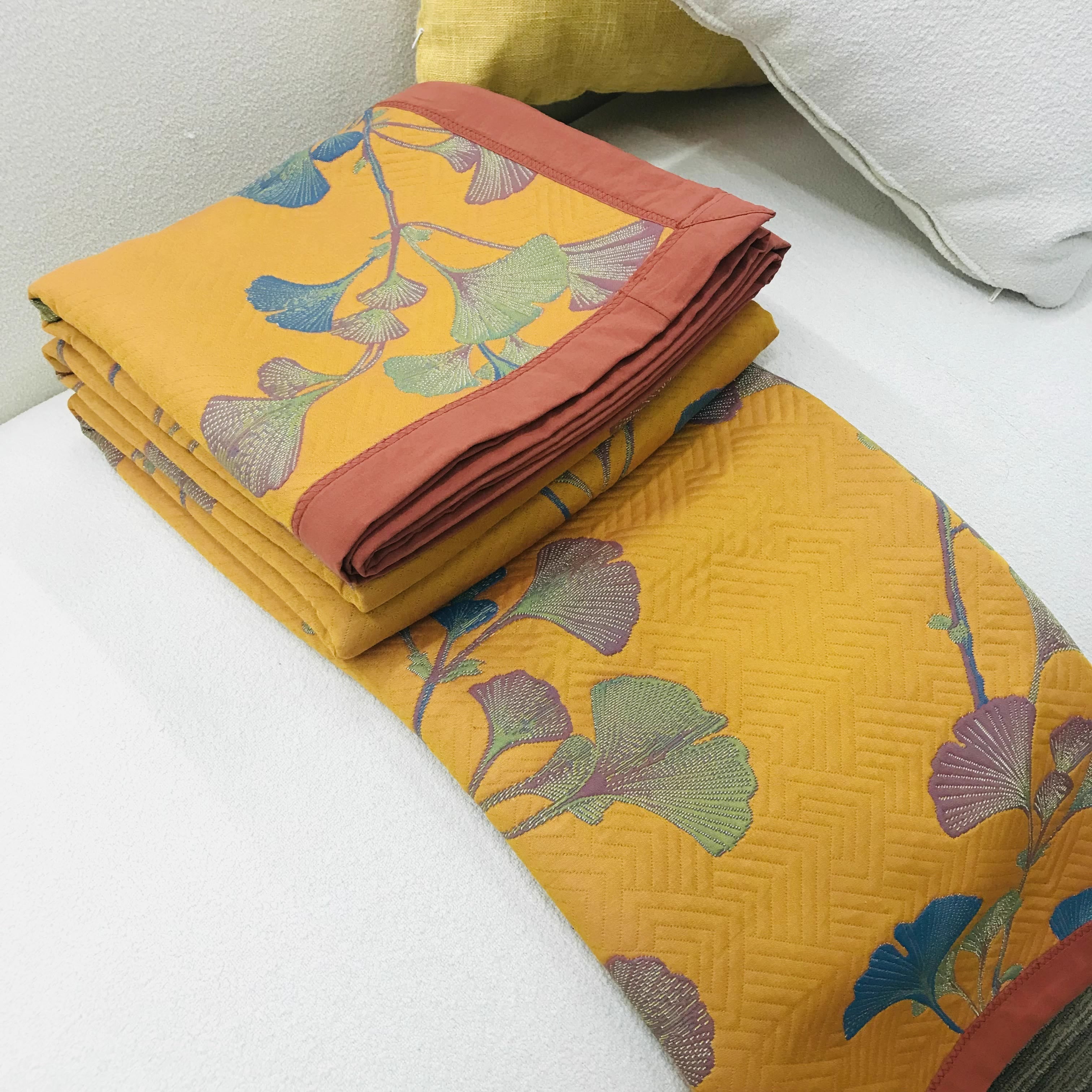 Reversible Quilt | Jacquard Ginkgo Pattern | Cotton, Soft & Cozy