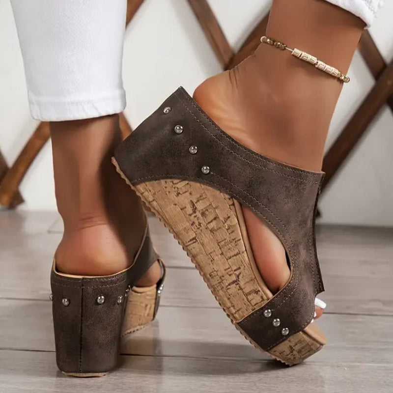LumiStep™ Orthopedic Studded Flats — Step Boldly All Day with Pain-Free Comfort and Daring Style