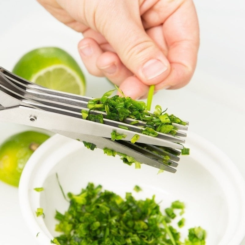 ScissaPro™ — Slice Faster, Safer, and Enjoy Effortless Salad Prep Every Time