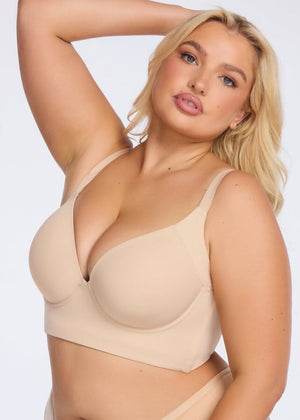 VolaréAura™ — Celebrate Your Curves with Confidence That Moves and Inspires