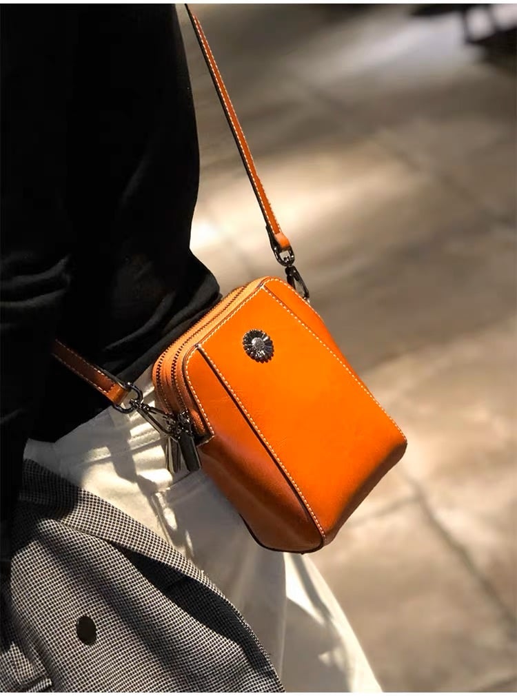 StrideSleek™ — Effortless Hands-Free Style That Keeps You Moving and Organized