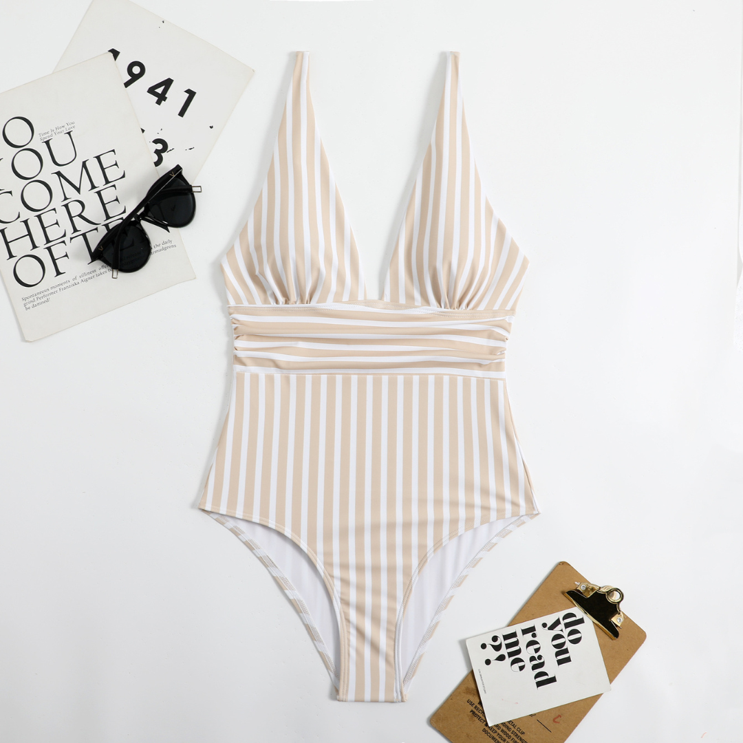 Coraline Curve™ — Own Every Beach Moment with Effortless, Head-Turning Confidence