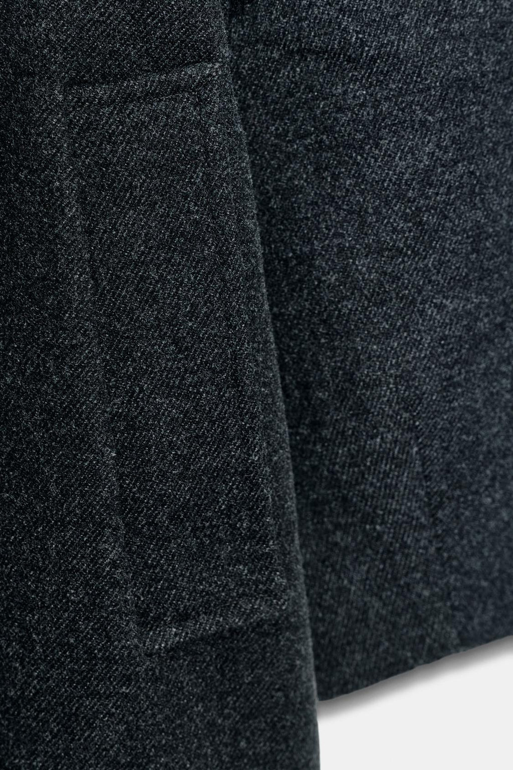 Velaria™ Wool Coat — Sculpt Your Silhouette in Cozy, Featherlight Warmth