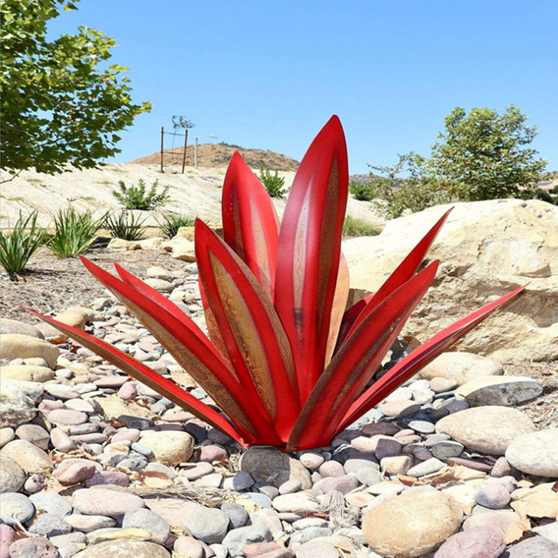 Solar Garden Agave Lamp Decoration | Handmade | Rustic Finish | Solarave