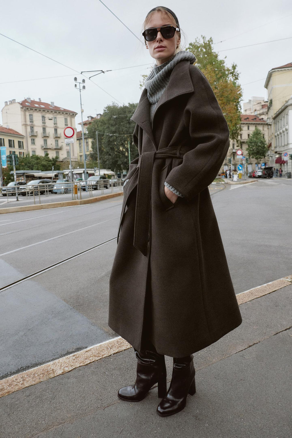 Velaria™ Wool Coat — Sculpt Your Silhouette in Cozy, Featherlight Warmth